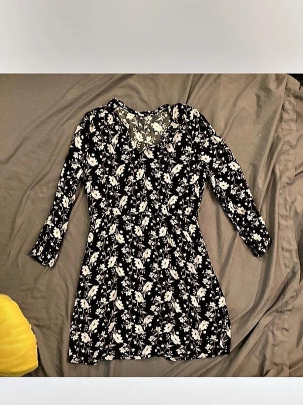 Old Navy Floral Mini Dress in Black & Pink Size Large Like New